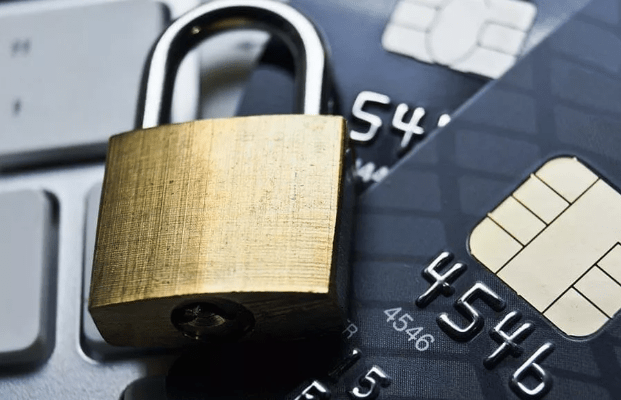 блокируются банковские карты