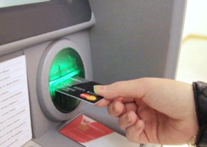 Банковская карта застряла в банкомате