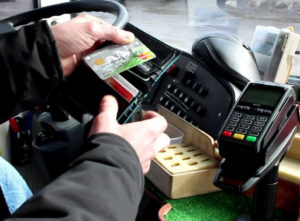 Обязаны ли маршрутки принимать банковские карты