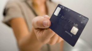 Обязан ли ИП принимать банковские карты