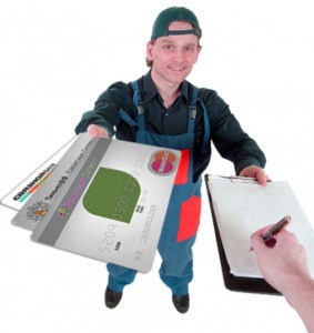 Курьер по доставке банковских карт